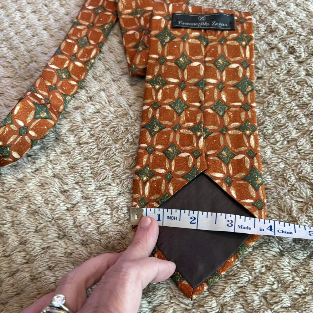Ermenegildo Zegna Burnt Orange Jewel Tone Geometric Designer Silk Tie 3 3/4 x 59